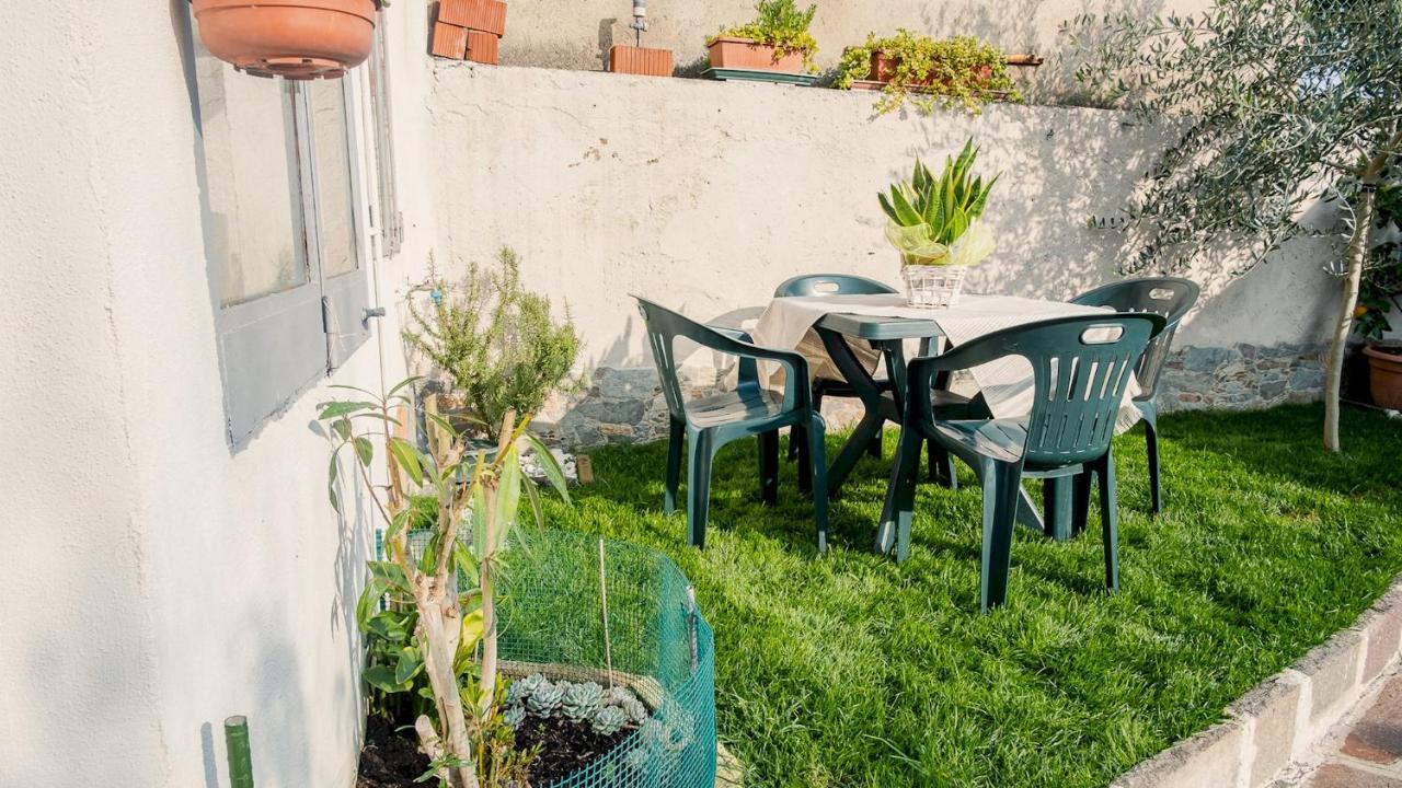 La Casa Di Nonna Agnese - Italian Homing Apartment Padenghe sul Garda Bagian luar foto